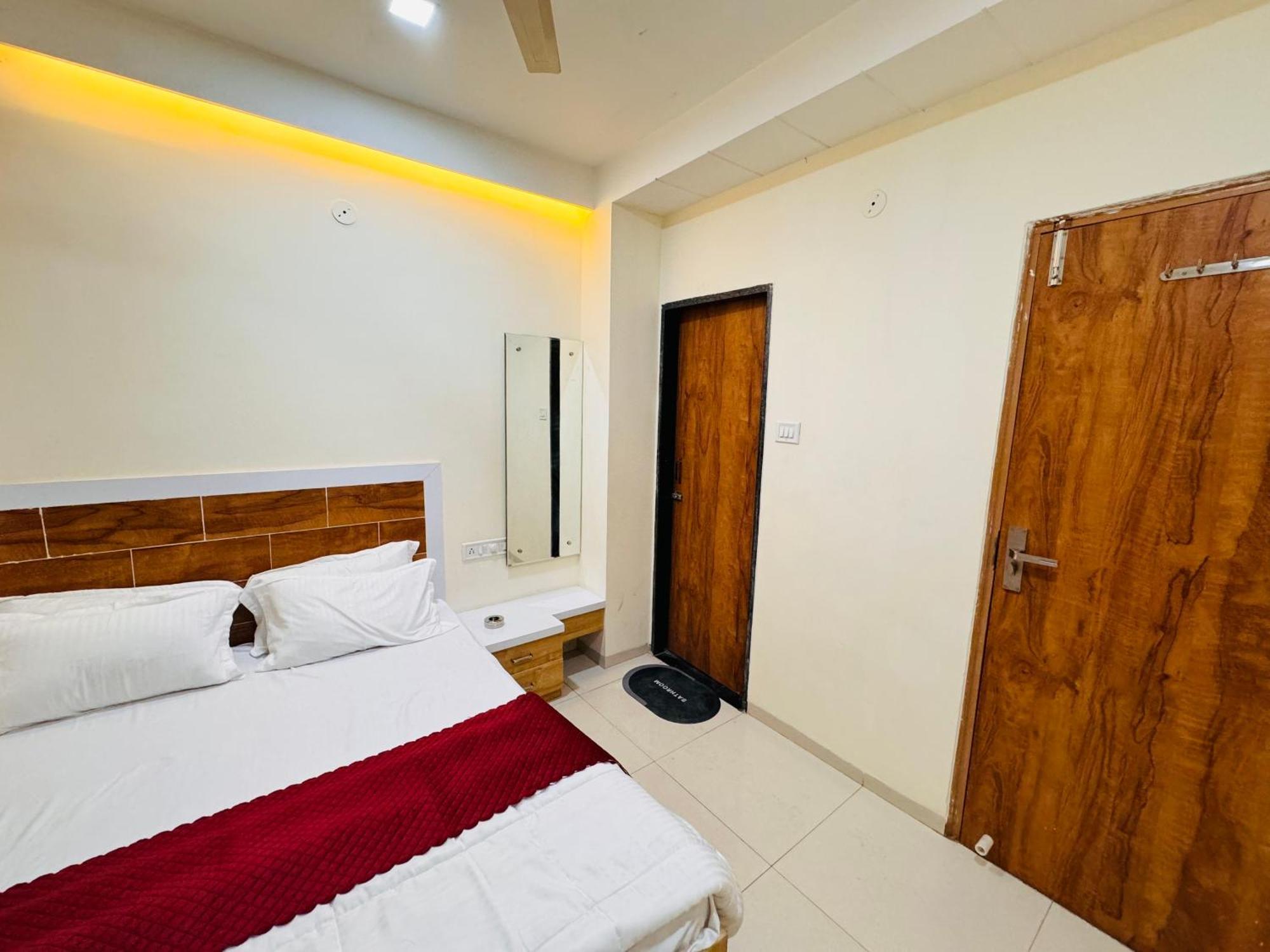 Home Escape 1Bhk Apartment Near Bombay Hospital Indore Luaran gambar