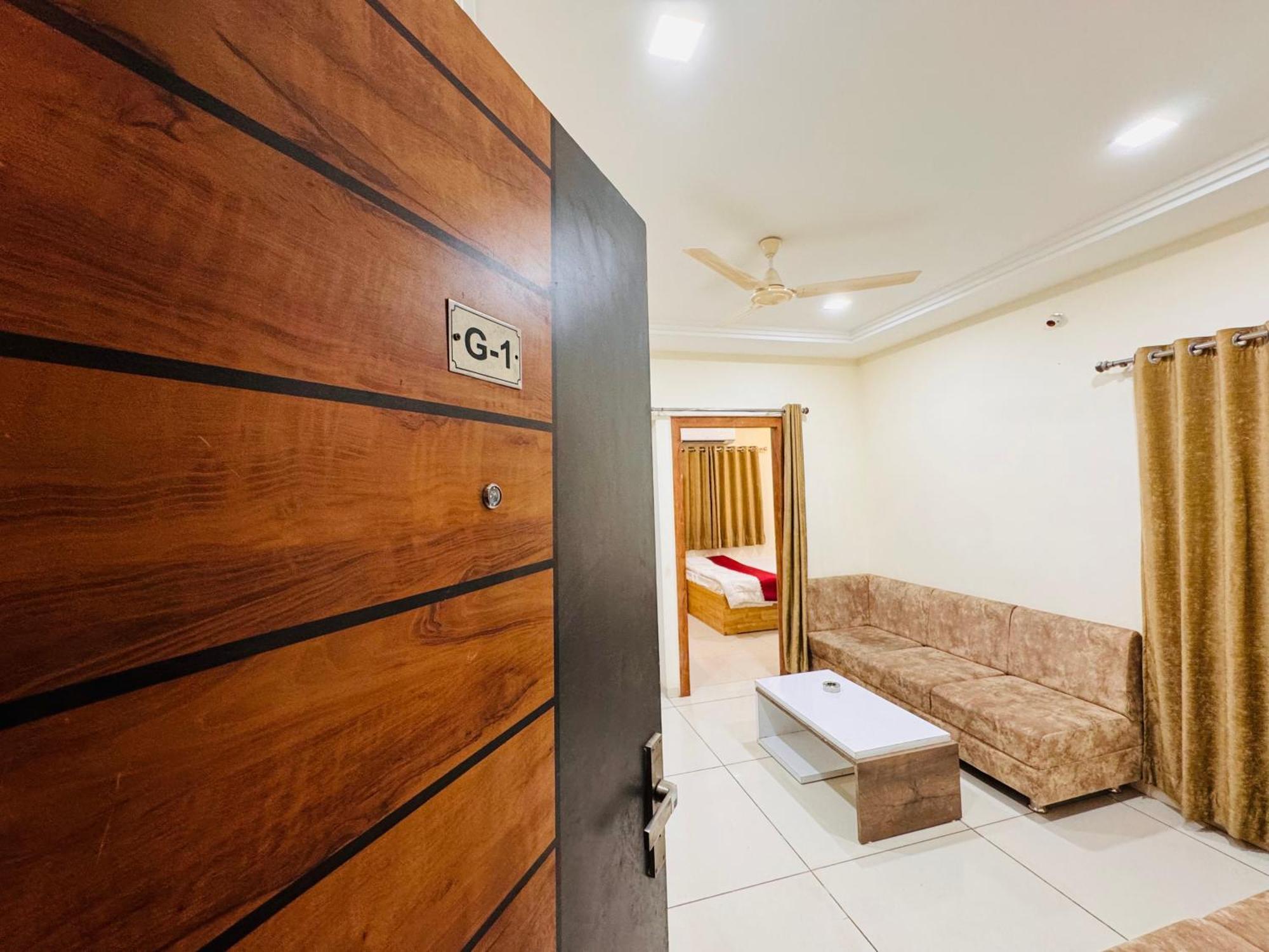 Home Escape 1Bhk Apartment Near Bombay Hospital Indore Luaran gambar